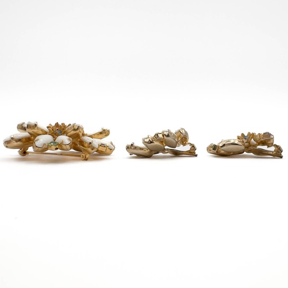 D&E Juliana White Milk Glass Navette Pastel Rhinestone Floral Brooch Earring Set - Picture 9 of 11